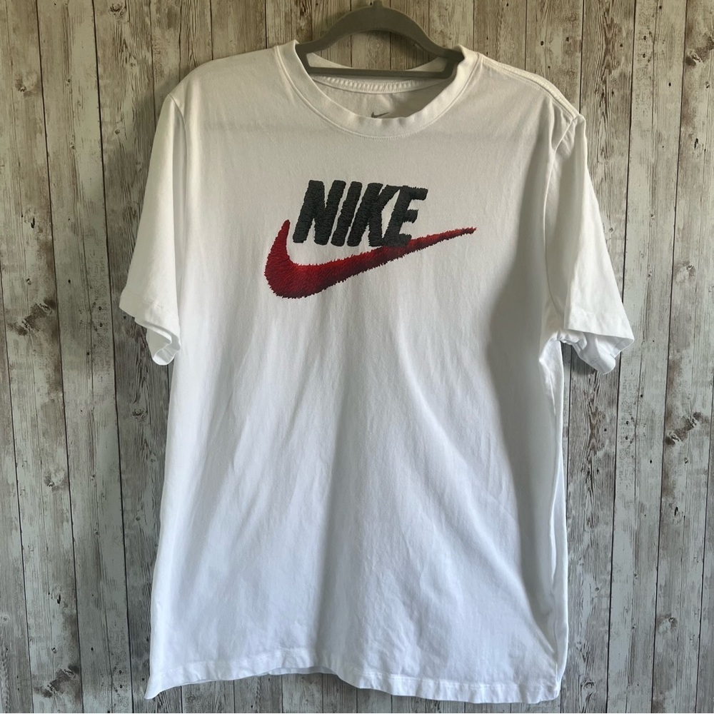 Nike Men’s Swoosh Logo T-Shirt White Large